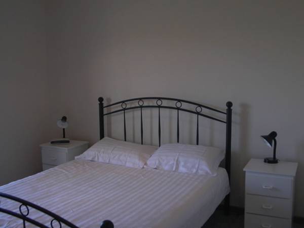 3/11 Lord Syleham Street - Ref:H41 Picture 2