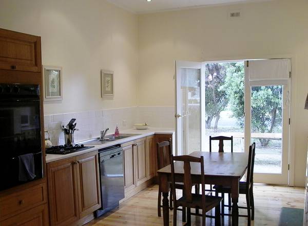 Central Location Picture 3