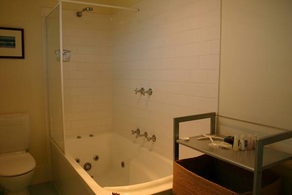 Lakes Ridge Retreat - 11 Woolundary Road Ref: H26 Picture 3