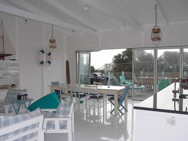 16 Seafarers Crescent
-
Ref:H41 Picture 1