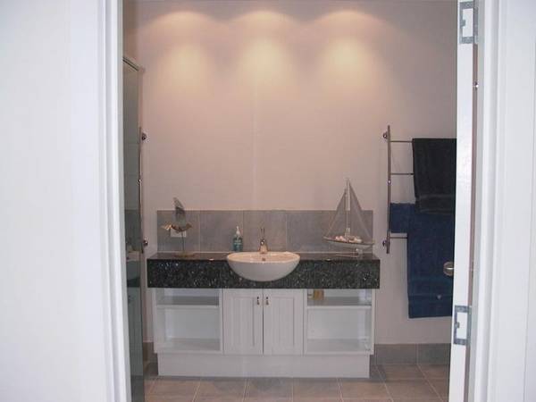 16 Seafarers Crescent
-
Ref:H41 Picture 3