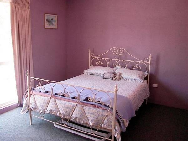 4 Charles Bonney Drive - Ref:H79 Picture 2