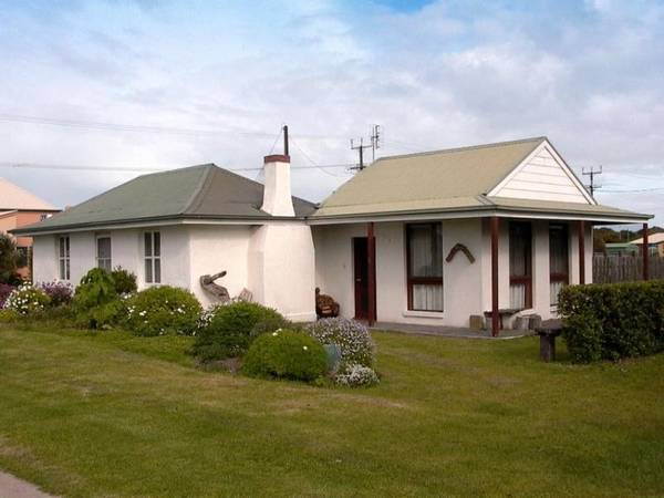 14 Union Street (Addie McGintys)
-
Ref:H15 Picture 1