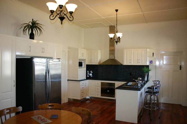 Gentlemen's Residence Picture 2