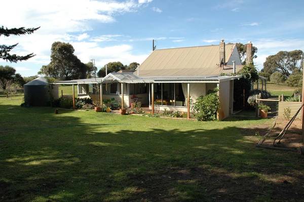 Rural Retreat Picture 3