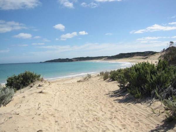 Robe Ocean and Lake Views Picture 2