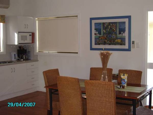 5 Powell Avenue (Sandrift)
-
Ref:H37 Picture 3