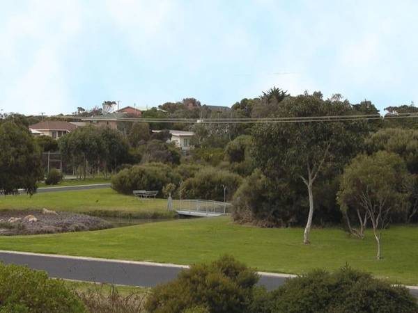 Substantial Home in Commanding Position Picture 3