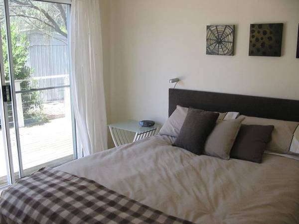 31 Powell Avenue (The Butterbox)
-
Ref:H5 Picture 2