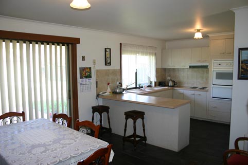 Solid House - Quiet Cul-De-Sac Picture 3