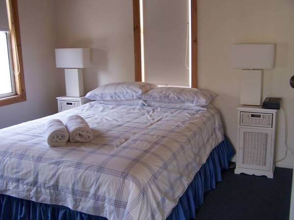 Historic Robe Building in the heart of town Picture 3