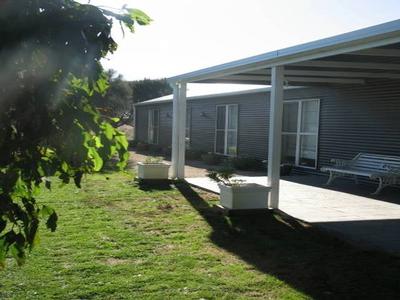 COUNTRY BEACH HOUSE RETREAT Picture