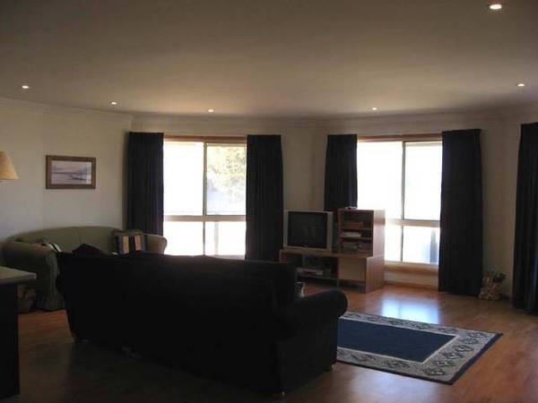 Holiday/Family Home
- Close to Long Beach Picture 3