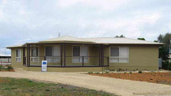 Holiday/Family Home
- Close to Long Beach Picture 1