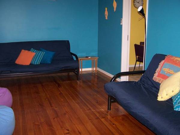 Cosy 3 bedroom home Picture 2