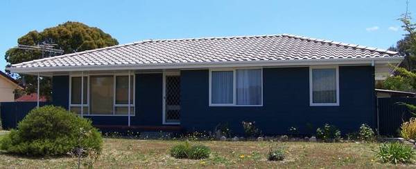 Cosy 3 bedroom home Picture 1