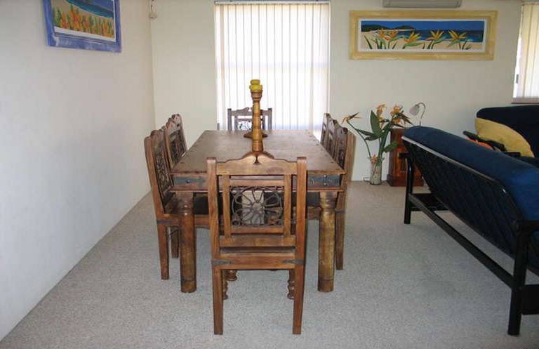 VISTA DEL MAR -Immaculate three bedroom townhouse with water views! Picture 3