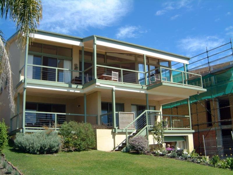 'Tuscan Waterfront' 1/213 Soldiers Point Road, Salamander Bay Picture 1