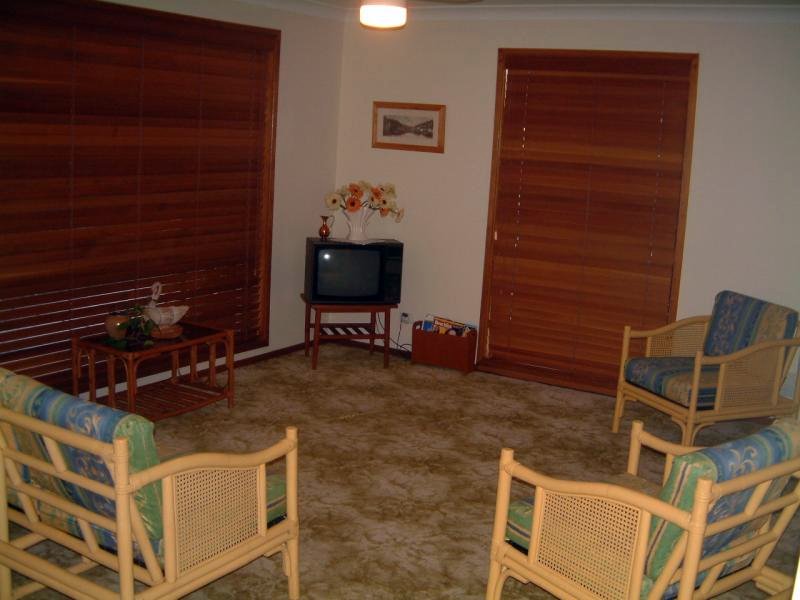 210 Soldiers Point Road, Salamander Bay Picture 3