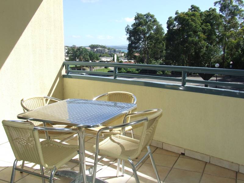 Sunfilled Throughout! Picture 3