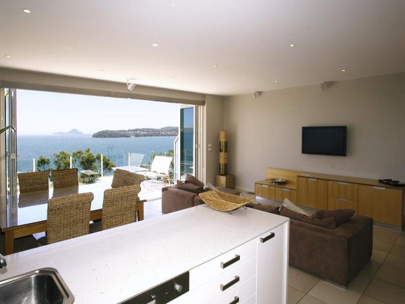 Waterfront Luxury, Sitting on a Goldmine Picture 2