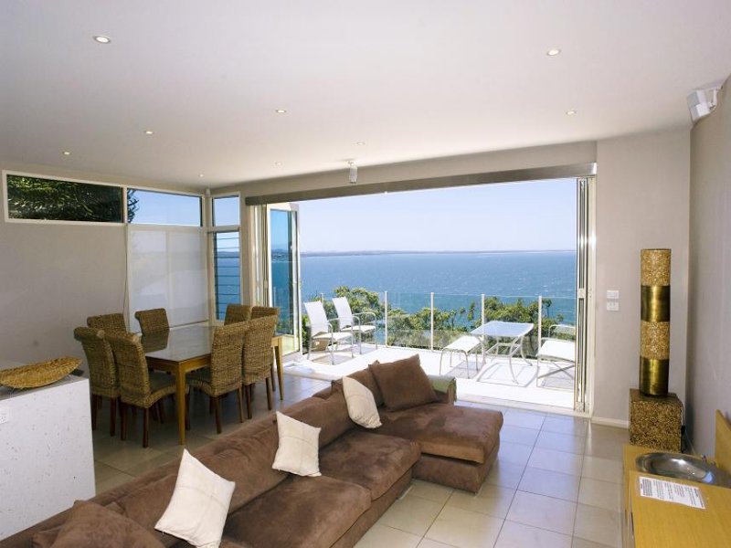 Waterfront Luxury, Sitting on a Goldmine Picture 1