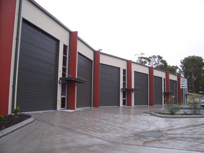 As new 112m2 full concrete industrial unit Picture