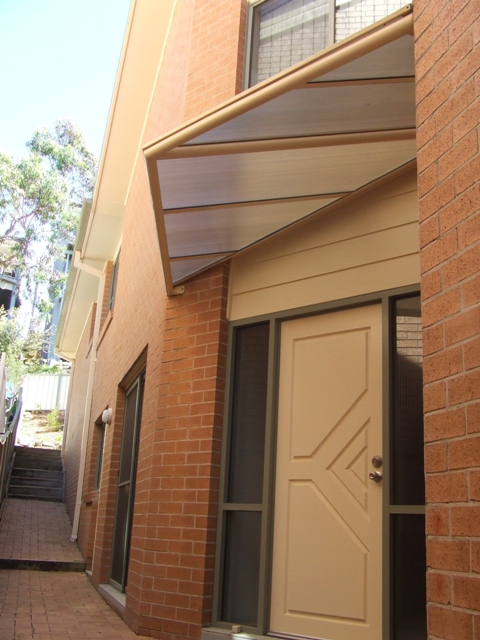 WATERVIEWS ARE JUST ONE FEATURE OF THIS DUPLEX... Picture 3