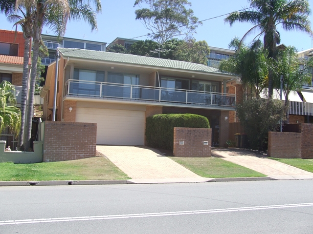 WATERVIEWS ARE JUST ONE FEATURE OF THIS DUPLEX... Picture 2