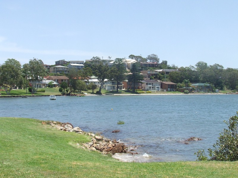 UNIQUE BEACHFRONT OPPORTUNITY! Picture 3