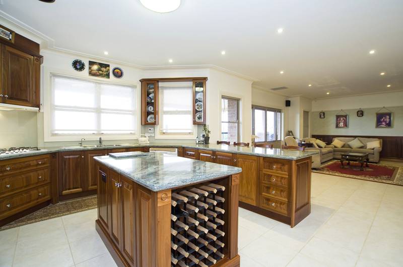 Classically Designed & Impressively Featured Picture 3