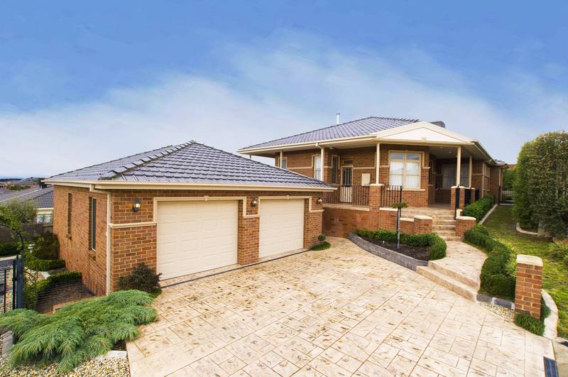 Classically Designed & Impressively Featured Picture 1