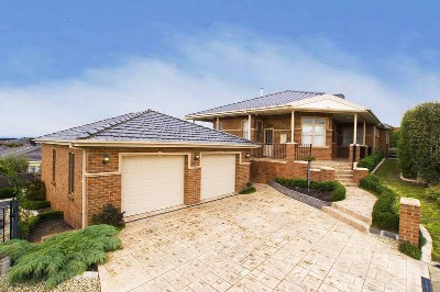 Classically Designed & Impressively Featured Picture Classically Designed & Impressively Featured Picture