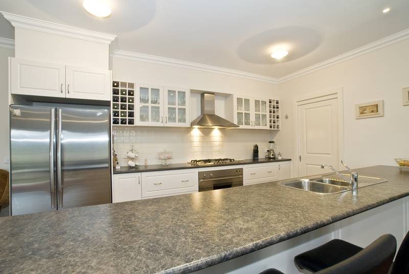 Luxury Near the Lake! Picture 2