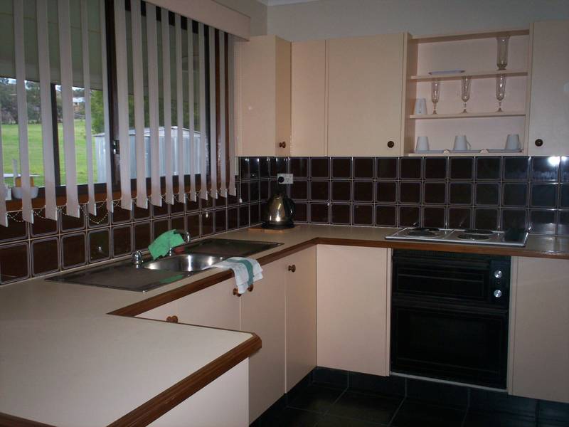 Fully Furnished Cottage in Chirnside Park Picture 2