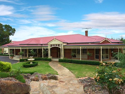 Spectacular Home on 2 1/4 Acres Picture