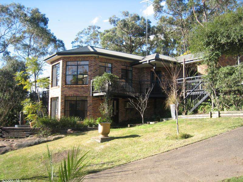 PRIVATE 3 1/2 ACRE RETREAT Picture 1