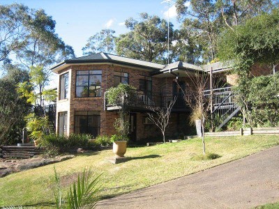 PRIVATE 3 1/2 ACRE RETREAT Picture