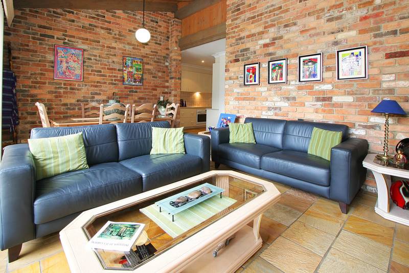 Elite Loughnan Hill Location Picture 3