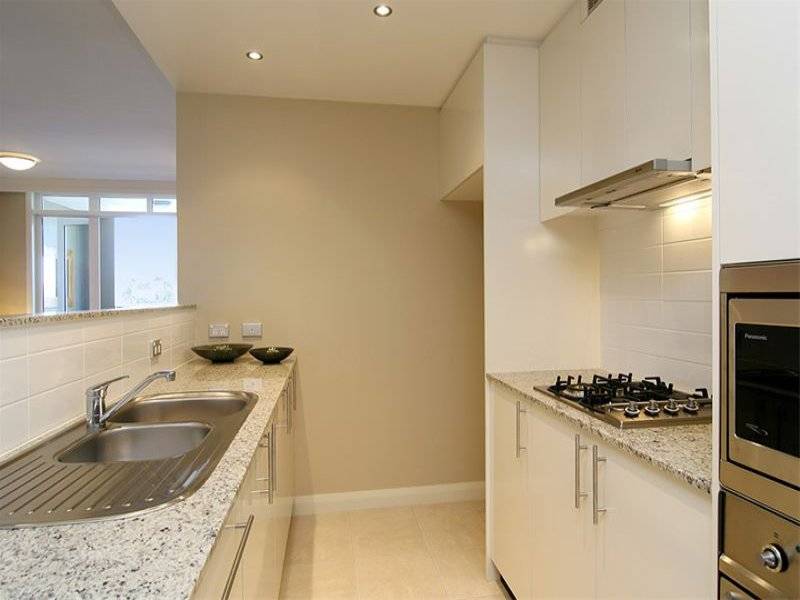 Choice of 1, 2 and 3 bedroom apartments Picture 3