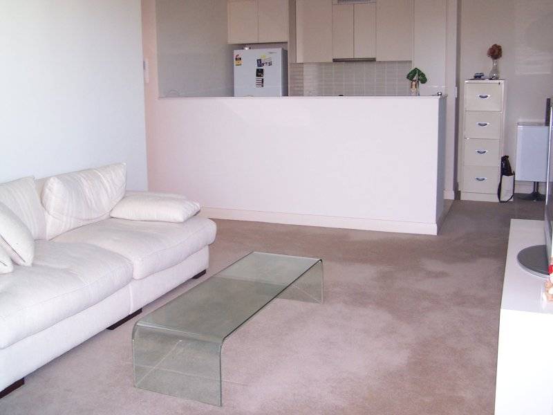 IMPRESSIVE STYLE, SIZE & LOCATION! Picture 3