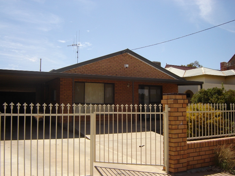 192 Cobalt Street Picture 1