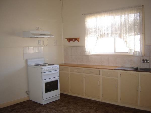 249 William Lane Picture 2