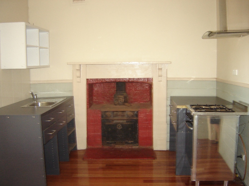 180 Sulphide Street Picture 2