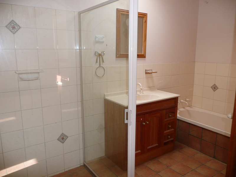 206 Carbon Street Picture 3