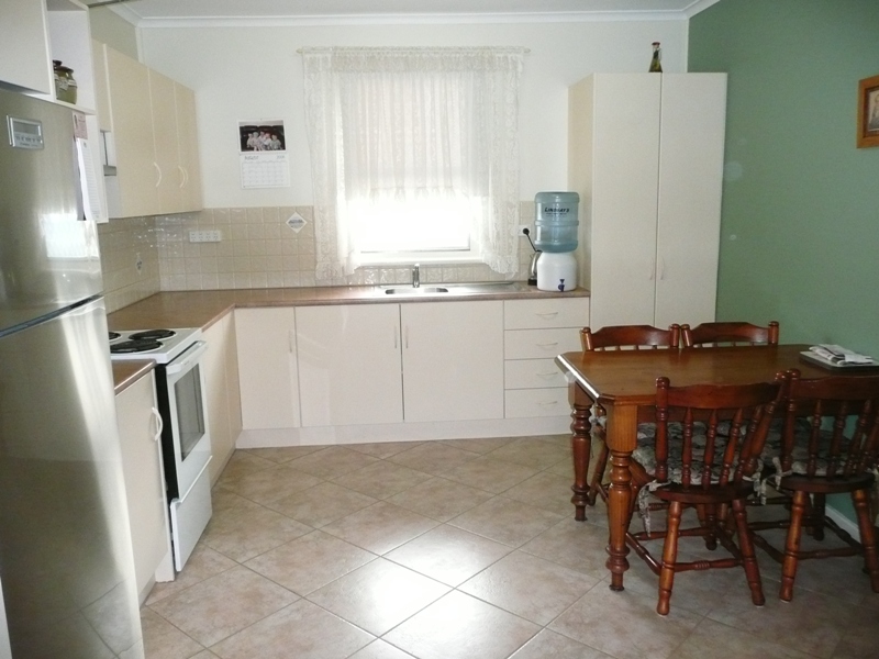 Low Maintenance 4 Bedroom Picture 3