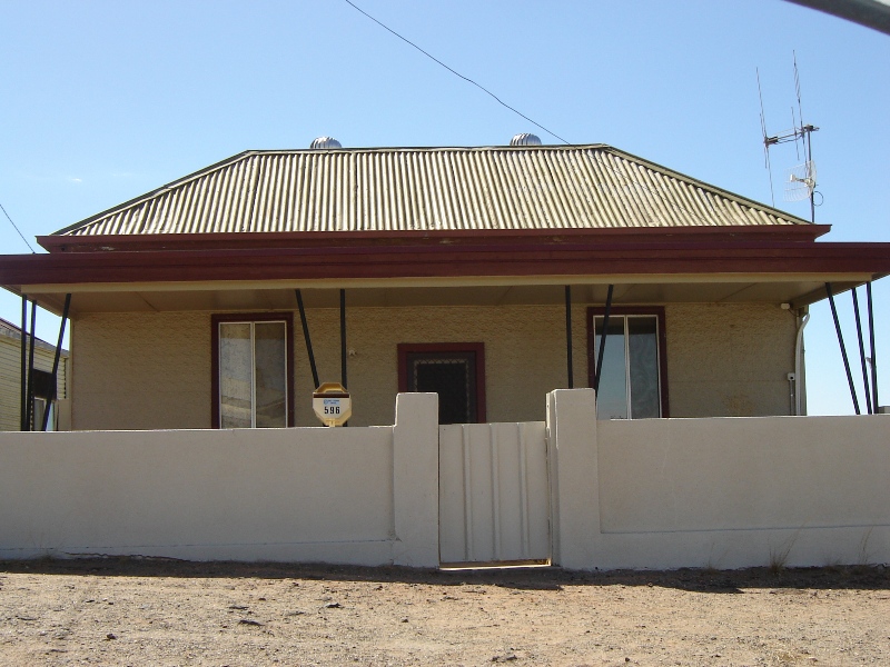 596 Blende Street Picture 1
