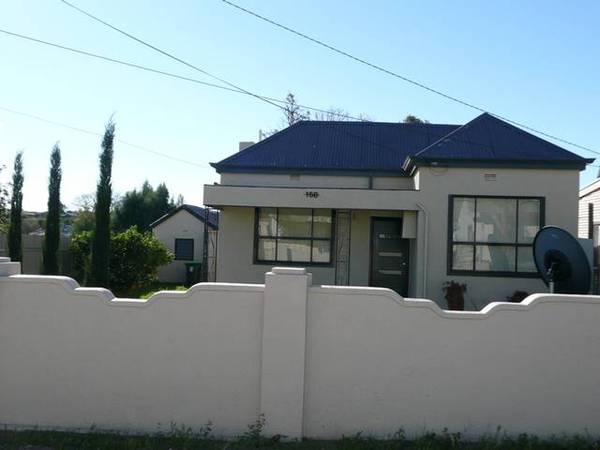 Renovated 4 Bedroom Picture 2