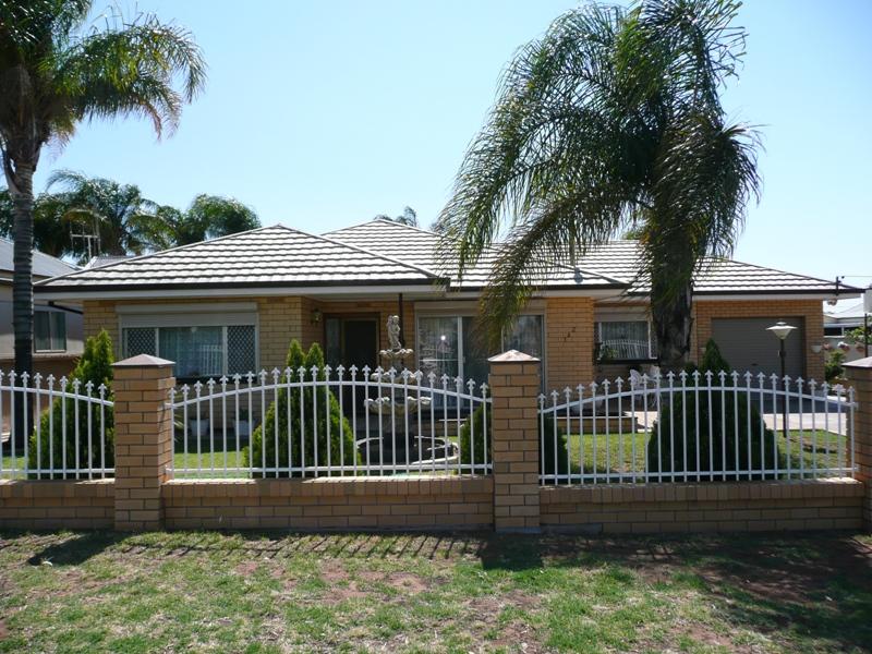 Double Brick 4 B/R Picture 1