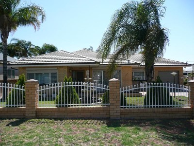 Double Brick 4 B/R Picture Double Brick 4 B/R Picture